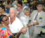 Forró da Terceira Idade atrai representantes de todos os Grupos de Convivência da PMA - Fotos: Sílvio Rocha