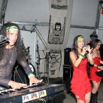 Terceira noite do Forró Caju começa com animação do autêntico forró pédeserra - Trio Ceará inicia animação da terceira noite