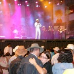 Alcymar Monteiro inicia sua apresentação no Forró Caju 2006  - Alcymar anima público no Forró Caju