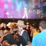 Alcymar Monteiro inicia sua apresentação no Forró Caju 2006  - Alcymar anima público no Forró Caju