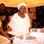 Vendedores de comidas típicas estãos confiantes em boas vendas no Forró Caju - Fotos: Wellington Barreto