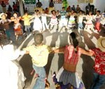 Jovens atendidos pelo Peti participam de festa junina no Jardim Esperança - Fotos: Sílvio Rocha