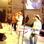 Banda Palmo de Saia acaba de subir ao palco alternativo  - Fotos: Lindivaldo Ribeiro