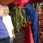 Exgovernador Albano Franco e deputado estadual Fabiano Oliveira elogiam Forró Caju 2006 - Fotos: Márcio Garcez