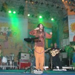 Cantor e compositor Silvério Pessoa se apresenta no Forró Caju - Silvério Pessoa anima forrozeiros