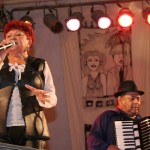 Zé Rosendo e Marluce sobem ao palco Gerson Filho  - Zé Rosendo e Marluce entoam canções nordestinas