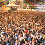 Cavaleiros do Forró agita o público no palco Luiz Gonzaga  - Cavaleiros anima multidão no Forró Caju