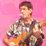 Raimundo Fagner sobe ao palco Luiz Gonzaga neste momento - Fotos: Wellington Barreto