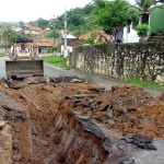 Emurb recupera a drenagem de ruas no Santos Dumont - Fotos: Pedro Leite