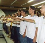 Adolescentes inseridos no Programa Jovem Aprendiz recebem certificado de conclusão de curso - Fotos: Ascom/Semasc