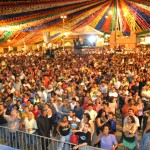 Prefeito dá boasvindas ao público na abertura oficial do Forró Caju 2006 - Fotos: Márcio Dantase Márcio Garcez