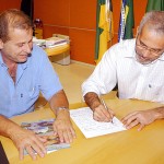 Prefeito assina termo de adesão à Frente em Defesa das Águas de Sergipe - Fotos: Lúcio Telles