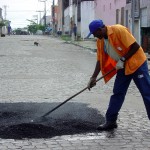 Emurb intensifica trabalho de recuperação das ruas da cidade - Fotos: Meme Rocha