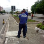Emurb repõe tampas de boca de lobo em toda extensão da Av. Pedro Paes Azevedo - Fotos: Meme Rocha
