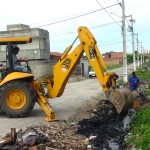 Emurb trabalha também no Santos Dumont e recupera Rua 1º de Maio - Fotos: Meme Rocha