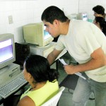 Fundat oferece curso de informática para a comunidade do Jardim Esperança - Fotos: Silvio Rocha
