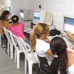 Fundat oferece curso de informática para a comunidade do Jardim Esperança - Fotos: Silvio Rocha