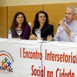 Prefeito abre encontro que discutirá integração de políticas sociais - Fotos: Lúcio Telles