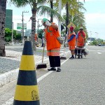 Emsurb mantém a cidade limpa mesmo com o lixo proveniente da campanha eleitoral - Fotos: Wellington Barreto