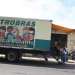 Alunos da rede municipal recebem a visita do Caminhão de Leitura - Fotos: Walter Martins