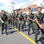 Desfile Militar atrai população logo cedo - Fotos: Wellington Barreto
