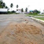 Agora é a vez do bairro 13 de Julho sofrer com buraco criado pela Deso  - Fotos: Wellington Barreto