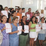 Aprendizado em curso de pintura oferecido pela Fundat será fonte de renda no conjunto Dom Pedro - Fotos: Silvio Rocha
