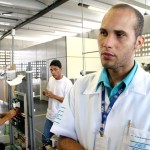 Prefeitura profissionaliza dezenas de jovens com o curso de eletricista industrial - Fotos: Wellington Barreto