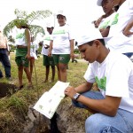 Caps Vida participa de reflorestamento do Parque da Sementeira - Fotos: Lúcio Telles