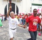 Idosos atendidos pela Semasc agitam o centro da cidade na abertura da I Olimpíada Geração Saúde - Fotos: Lúcio Telles e Ascom/Semasc