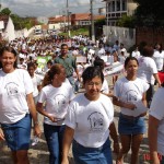 Secretária de Saúde participa de caminhada pela campanha "Nosso bairro sem lixo" - Fotos: Ascom/SMS