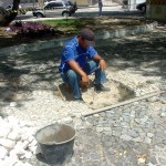 Emurb continua recuperando o pavimento da praça Camerino - Fotos: Meme Rocha
