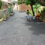 Emurb pavimenta em asfalto travessa no Porto Dantas - Fotos: Meme Rocha
