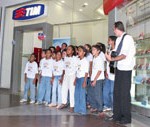 Crianças e adolescentes do Projeto TIM ArtEducação se apresentam no Shopping Jardins - Fotos: Silvio Rocha