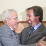 Prefeito participa de homenagem ao superintendente da CEF  - Fotos: Márcio Garcez