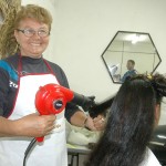 Bairro Santa Maria oferece mais um curso de cabeleireiro para a comunidade - Fotos: Silvio Rocha