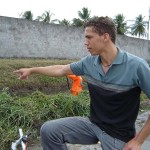 Prefeitura de Aracaju realiza limpeza do canal dos conjuntos Beira Mar e Santa Tereza - Fotos: Ascom/Emsurb