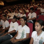Alunos da rede municipal de ensino assistem a concerto -