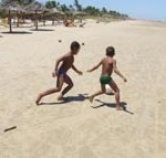 Semasc oferece dia de lazer para crianças abrigadas - Fotos: Ascom/Semasc
