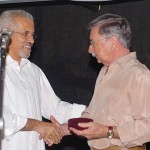 Público lota préestréia de ´Canta Maria´ e prefeito homenageia escritor Francisco Dantas - Fotos: Márcio Dantas