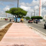 Prefeitura constrói novo trecho de ciclovias na avenida Tancredo Neves - Fotos: Wellington Barreto