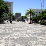Praças de Aracaju estão sendo recuperadas com novas pedras portuguesas - Fotos: Wellington Barreto