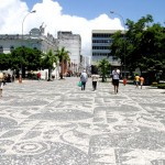 Praças de Aracaju estão sendo recuperadas com novas pedras portuguesas - Fotos: Wellington Barreto