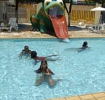 Crianças e adolescentes atendidos pela Semasc participam de dia de lazer no Sesc - Fotos: Ascom/Semasc