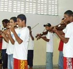 Crianças e adolescentes atendidos pela Semasc se preparam para a III Mostra de Arte Social - Fotos: Ascom/Semasc