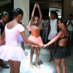 Alunos da Emef Tancredo Neves se apresentaram mais uma vez no ´Leia Brasil´ - Fotos: Walter Martins