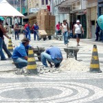 Emurb faz manutenção do piso dos Calçadões do Centro para segurança dos pedestres - Fotos: Meme Rocha e Wellington Barreto