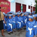 Alunos recebem diplomas e rendem homenagens a professora - Fotos: Ascom/Semed