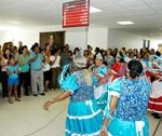 Idosos e adolescentes atendidos pela Semasc animam Centro Administrativo da PMA - Fotos: Lúcio Telles