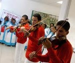 Idosos e adolescentes atendidos pela Semasc animam Centro Administrativo da PMA - Fotos: Lúcio Telles